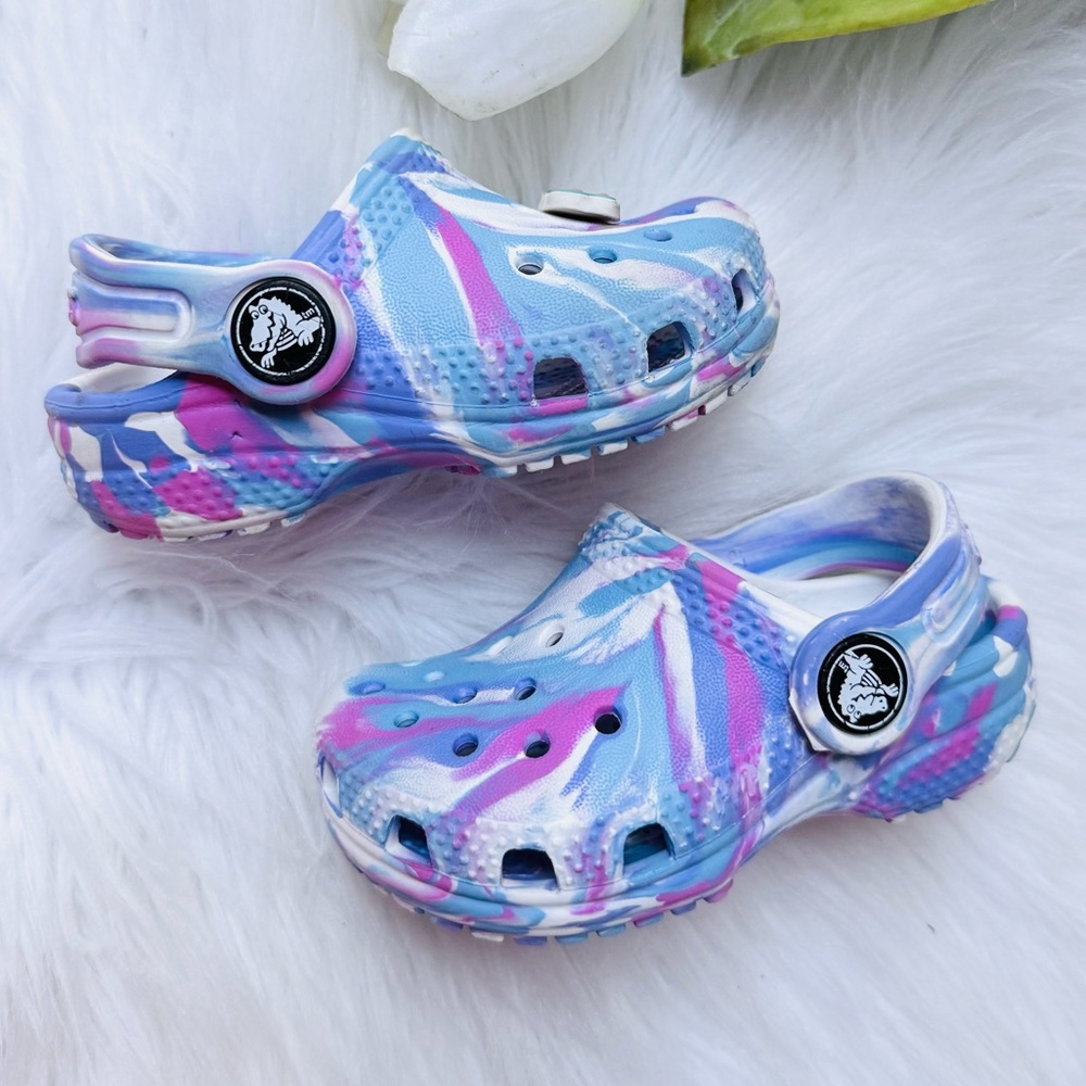 Toddler Marbled Crocs - Picture 3 of 6